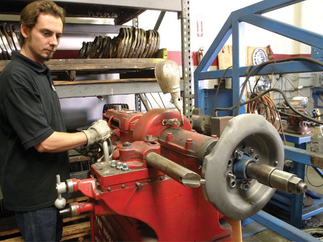 hrdp_0803_04_z+wheelsmith_steel_wheels+wheel_centers.jpg