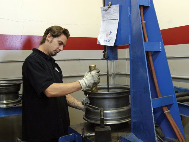 hrdp_0803_06_z+wheelsmith_steel_wheels+wheel_alignment.jpg