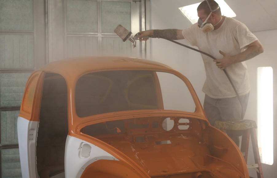 the professional applys clear coat.jpg